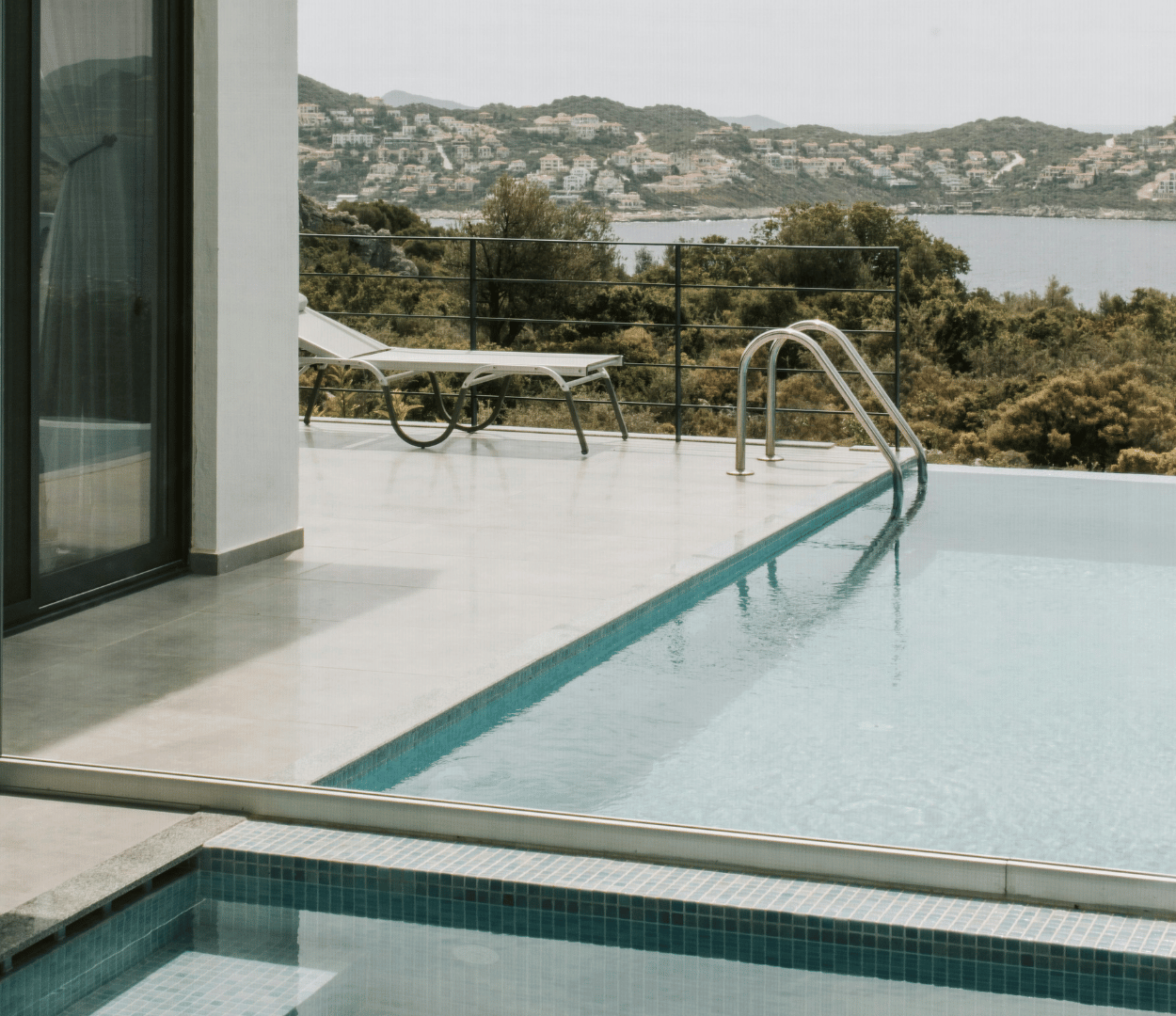 Why Swimming Pool Turns Green: Causes and Solutions