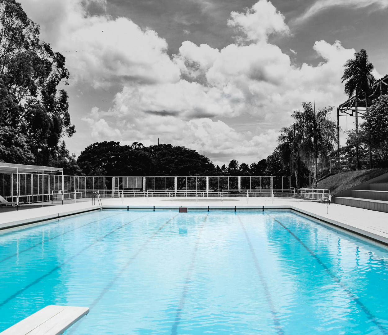 The Role of Vacuum Bags in Keeping Pools Clean