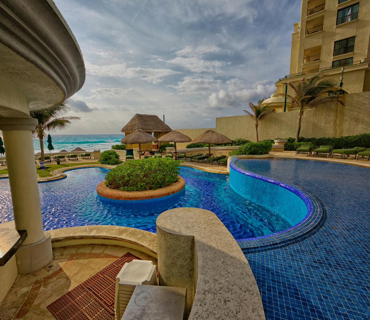 How to Clean Your Pool Filter